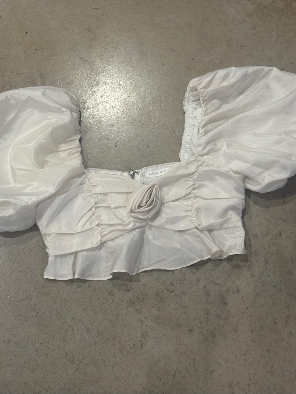 Astr White Puff-Sleeve Ruffle Crop Top